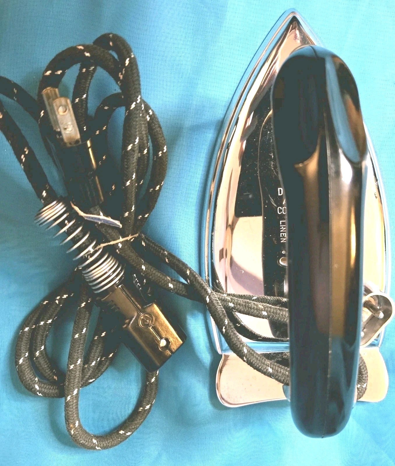 Vintage Durabuilt Companion Folding Travel Iron (AC/DC) with Case - *Tested Good