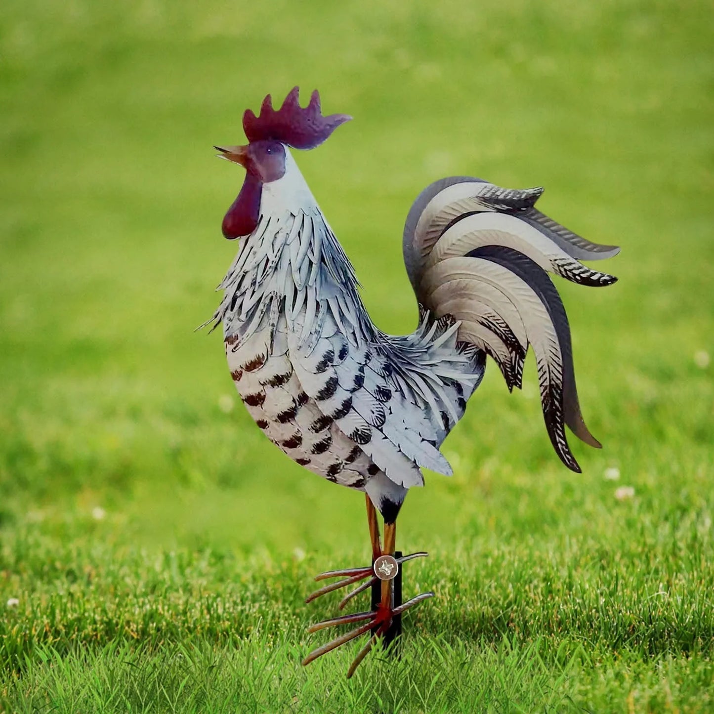 Realistic Metal Chicken Yard Sculpture
